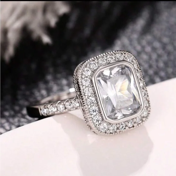 Silver ring - Picture 3 of 3